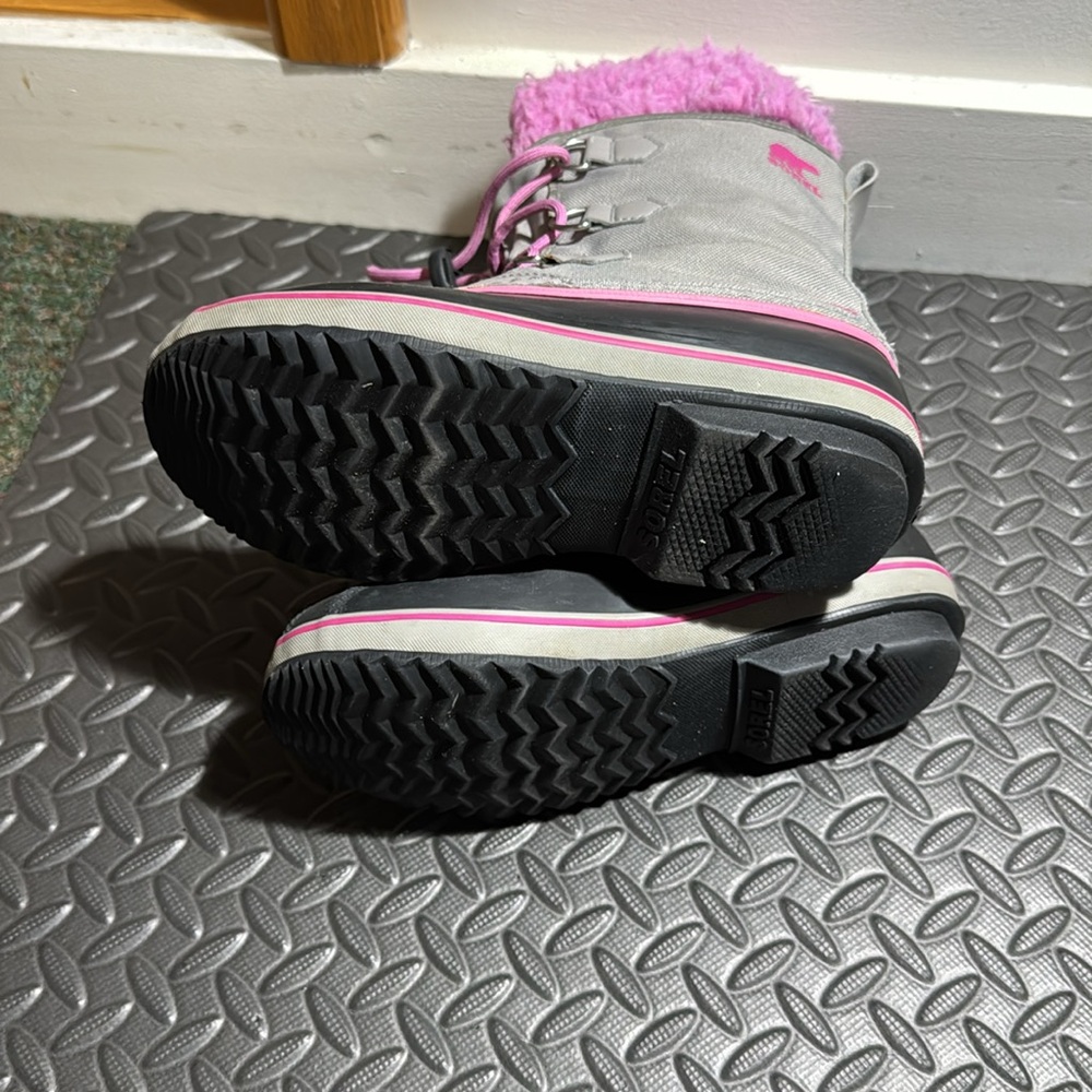 Sorel Woman’s Snow Boots - Picture 6 of 6
